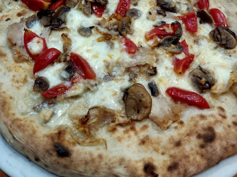 Pizza con Porchetta